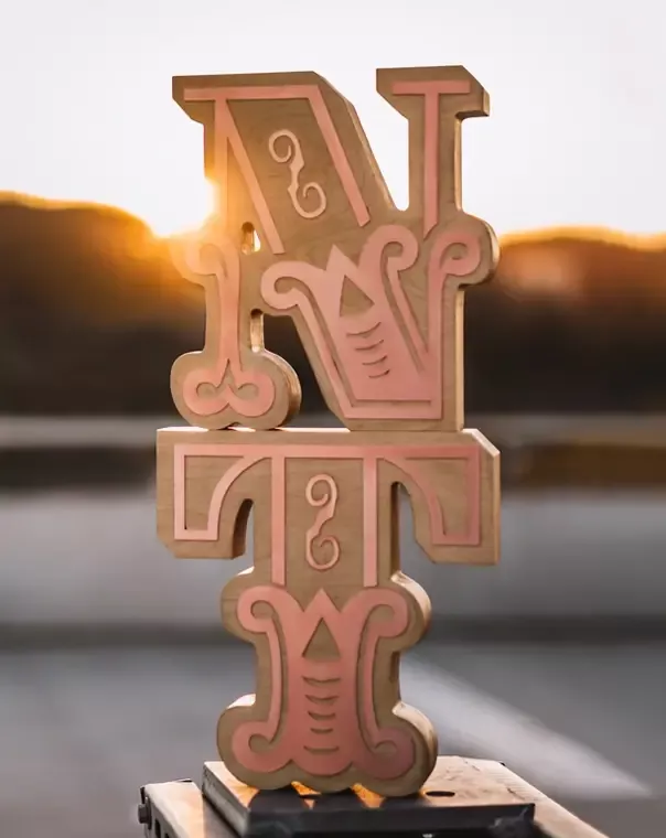 lettere decorative in legno dallo stile unico. Lettere spaziali